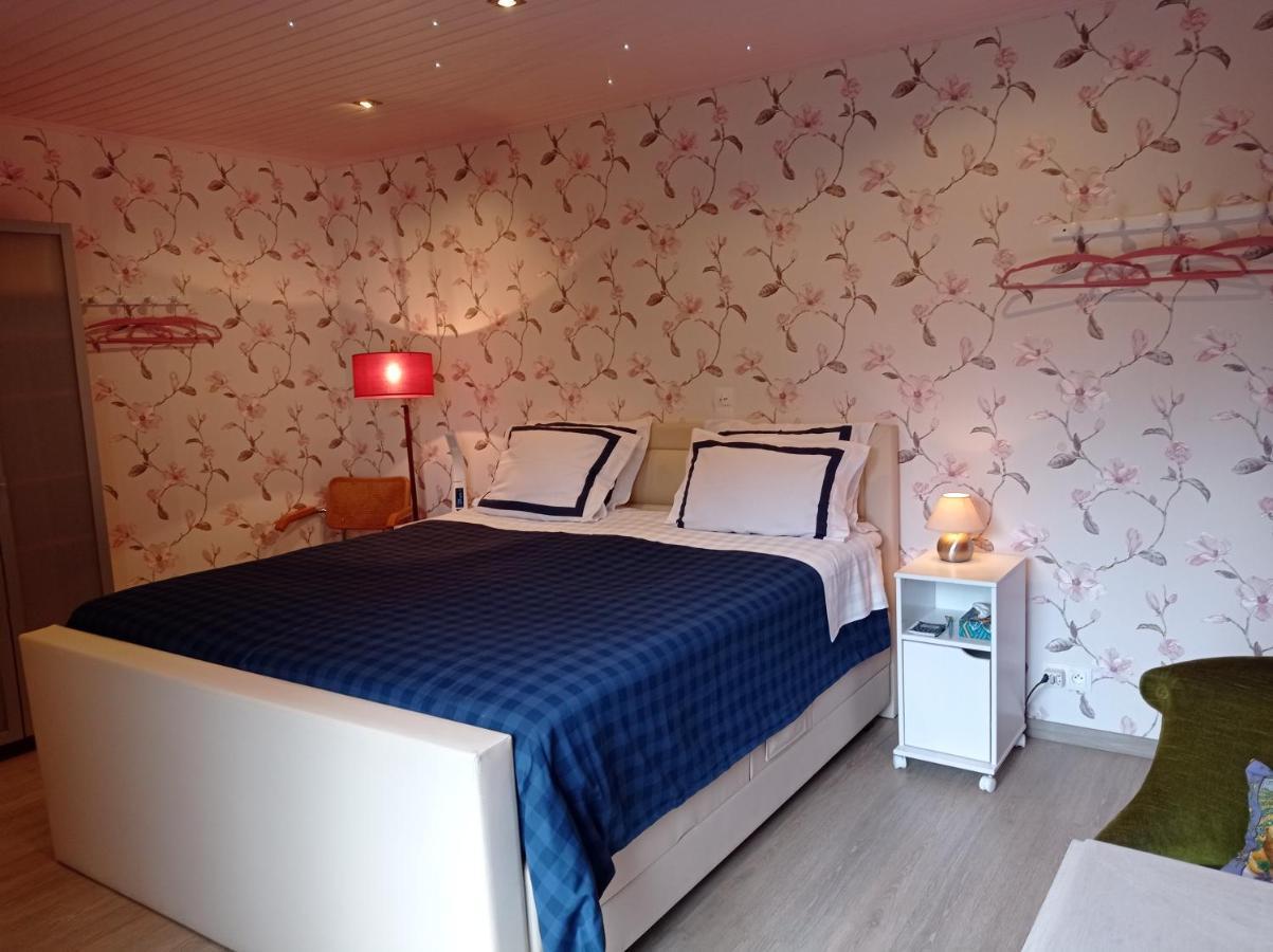 Les Ecureuils Bed & Breakfast Revin  Eksteriør bilde